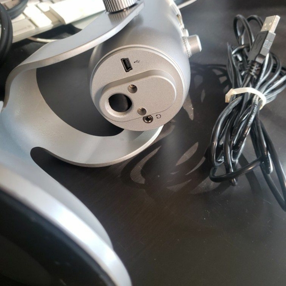 🎉HOST PICK🎉 Blue Yeti USB Microphone - Picture 6 of 9